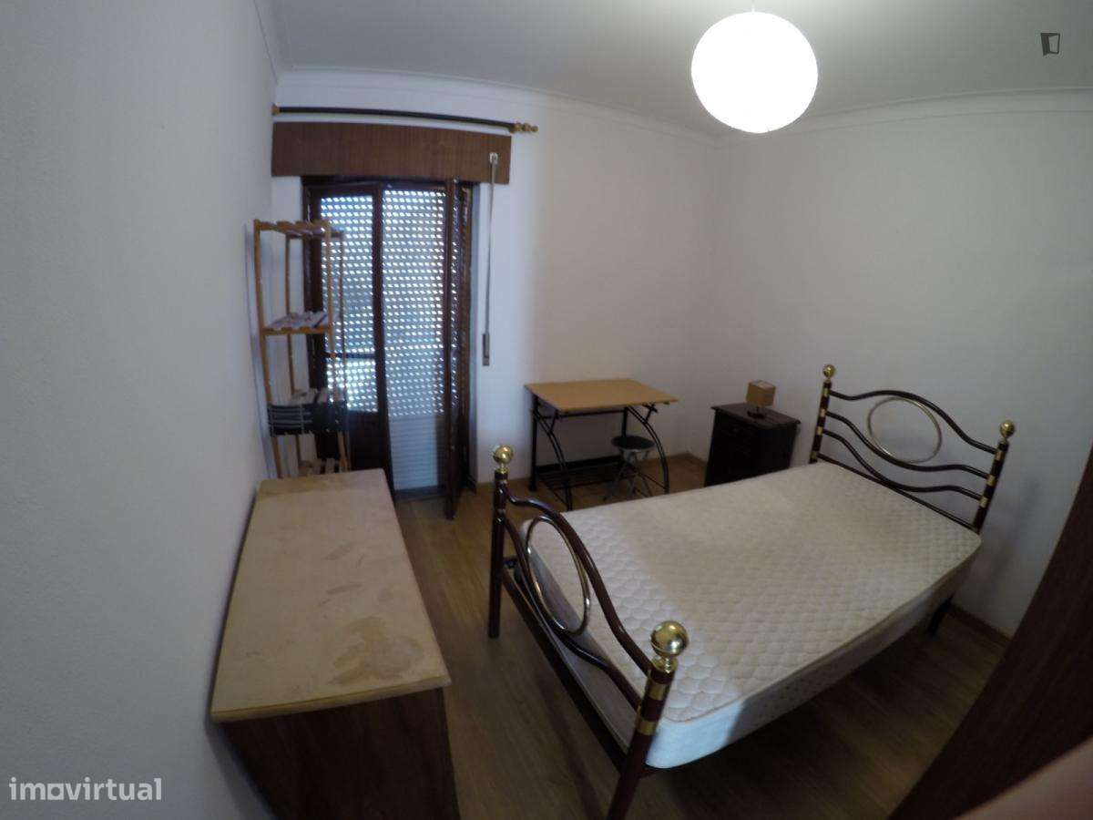 Quarto - localizado em Evora - Grande imagem: 2/3