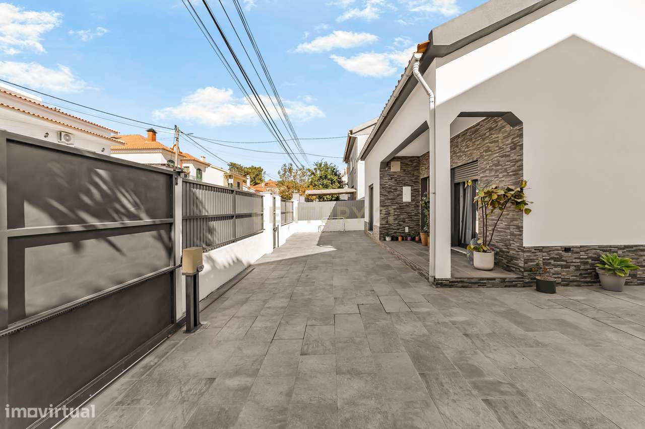 Moradia T3 isolada com garagem, Quinta do Conde-38