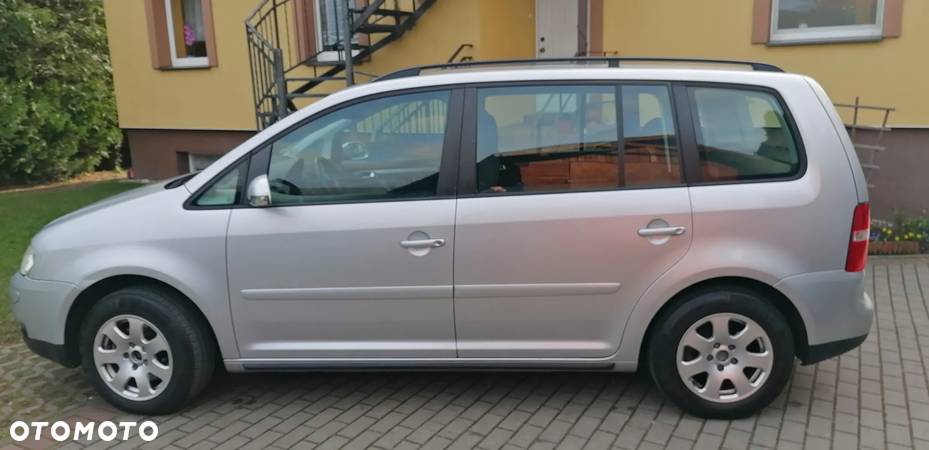 Volkswagen Touran 1.9 TDI Conceptline - 8