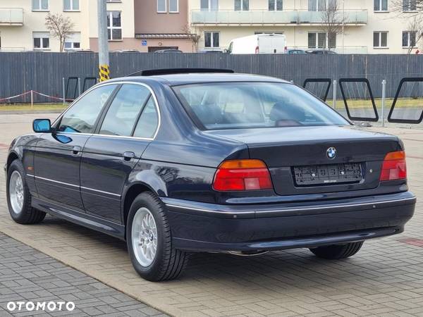 BMW Seria 5 520i - 5