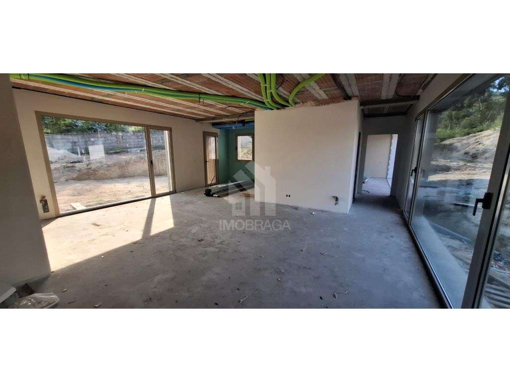 Moradia Geminada T3 Nova para Venda em Rendufinho - Póvoa de Lanhoso-20