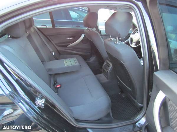 BMW Seria 3 318d Aut. - 8