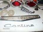 Ford Cortina Consul - farolins de trás mais peças - 2