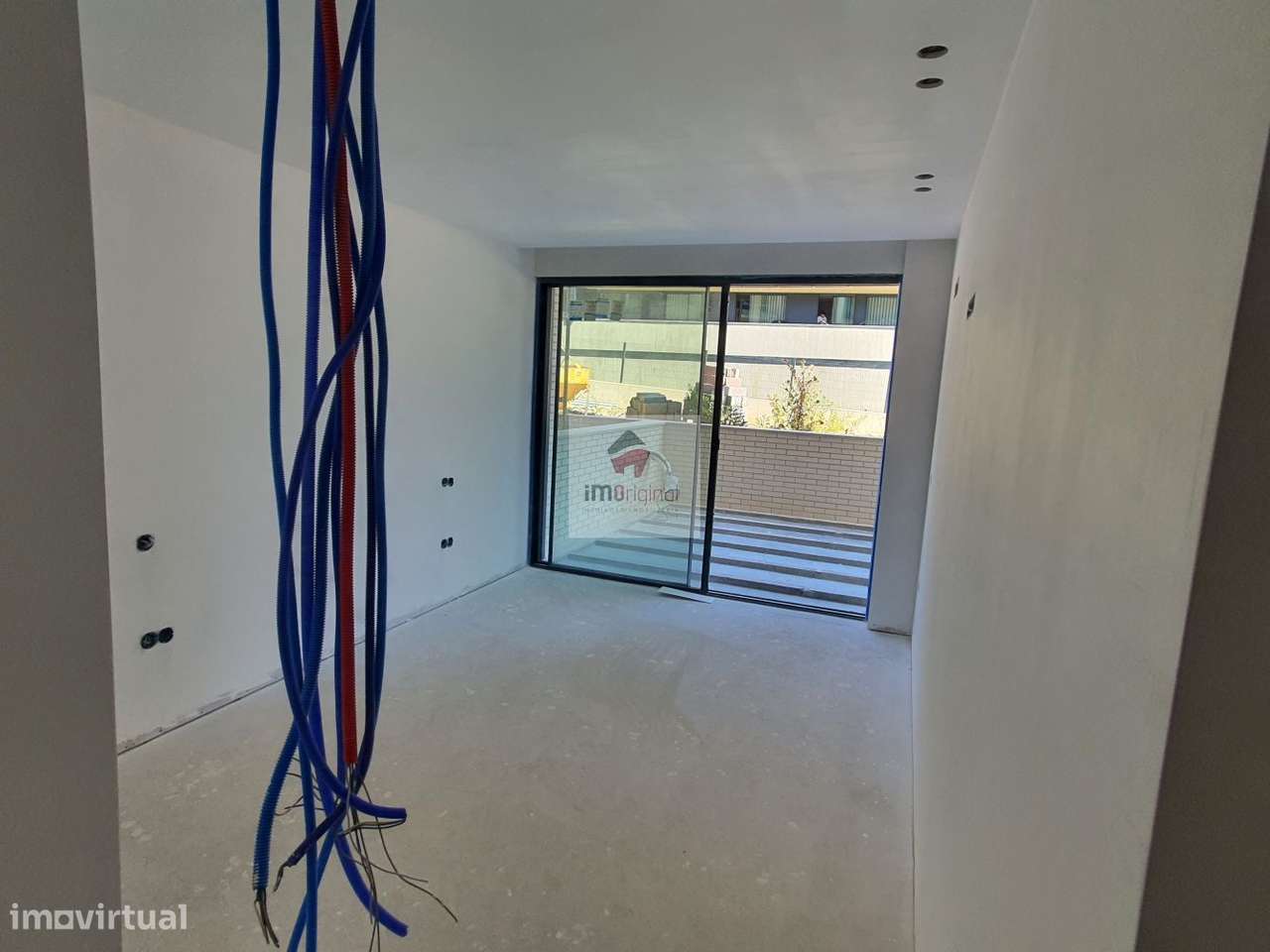Novo T2+Office Terraço 2 Lug. Garagem a par, arrumo, Madalena-10
