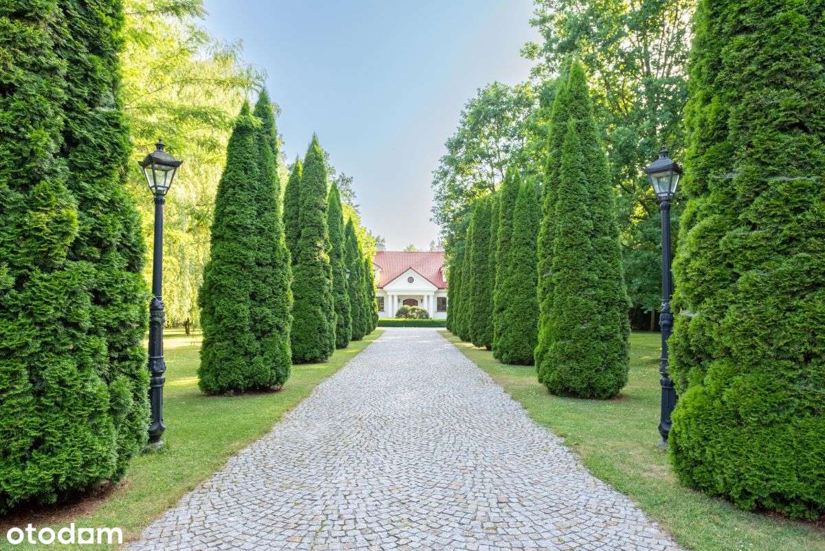 Rezydencja z pięknym ogrodem !!!-2