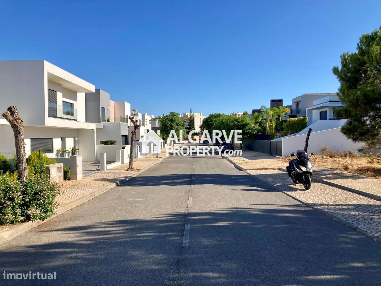 Quarteira - Lote com projeto para construção de moradia V4 estilo cont - Grande imagem: 5/11