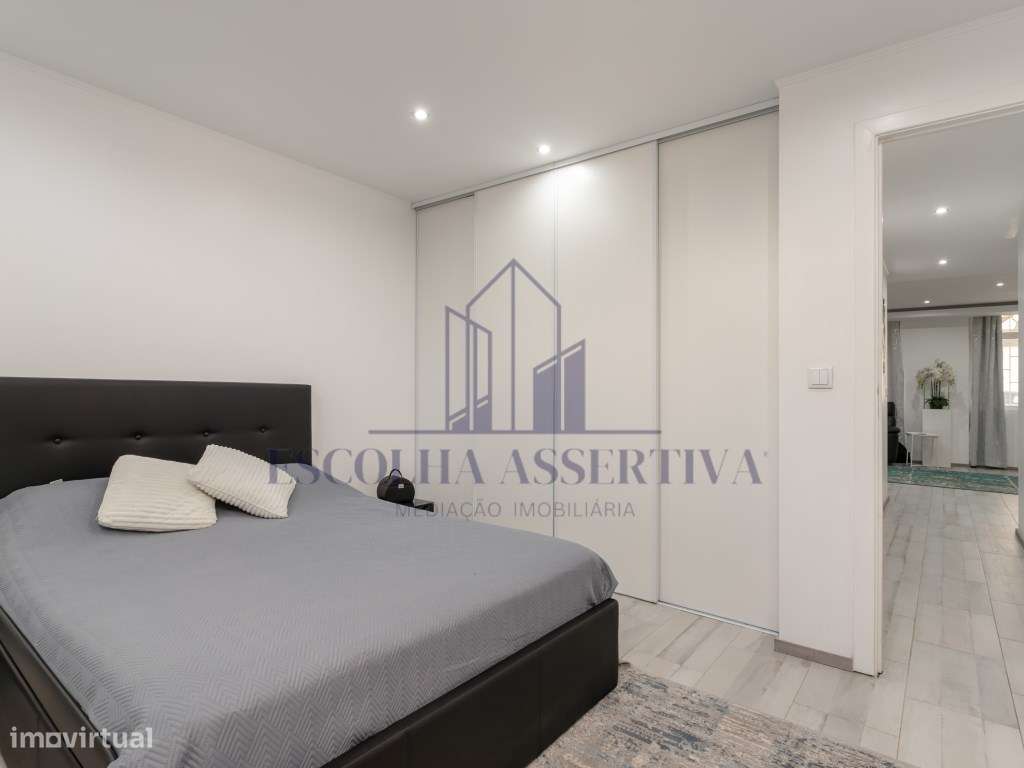 Loja com 95m2 transformada em apartamento T2-6