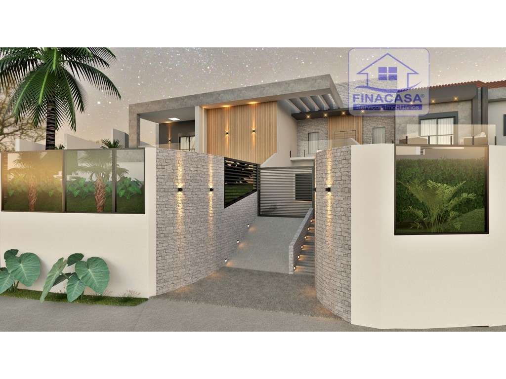 Moradia Isolada em fase de renovação/ remodelação com piscina e jar... - Grande imagem: 3/60