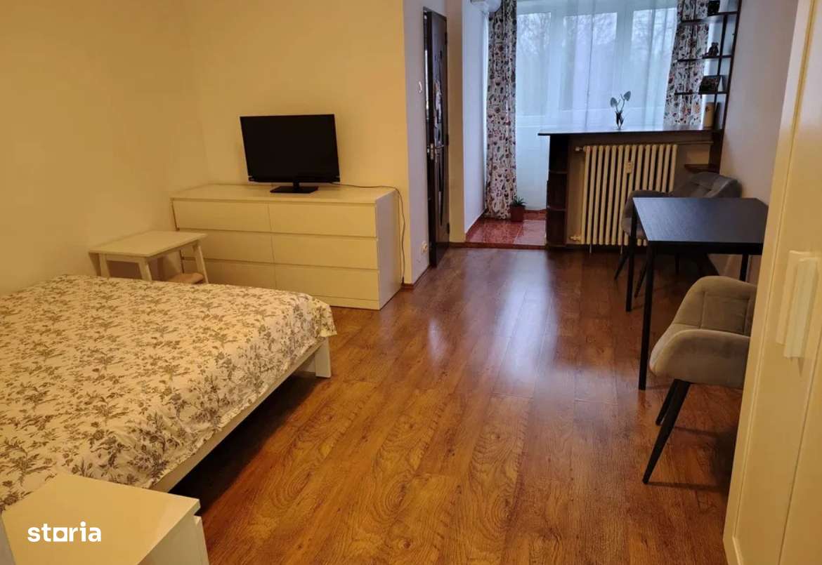 Garsoniera cu balcon și lift în Titan, Sector 3 - Imagine principală: 5/7