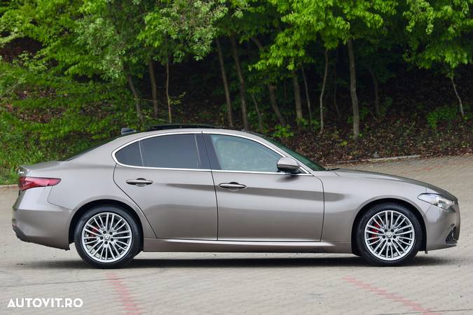 Alfa Romeo Giulia 2.2 Diesel AT8 Super - 39