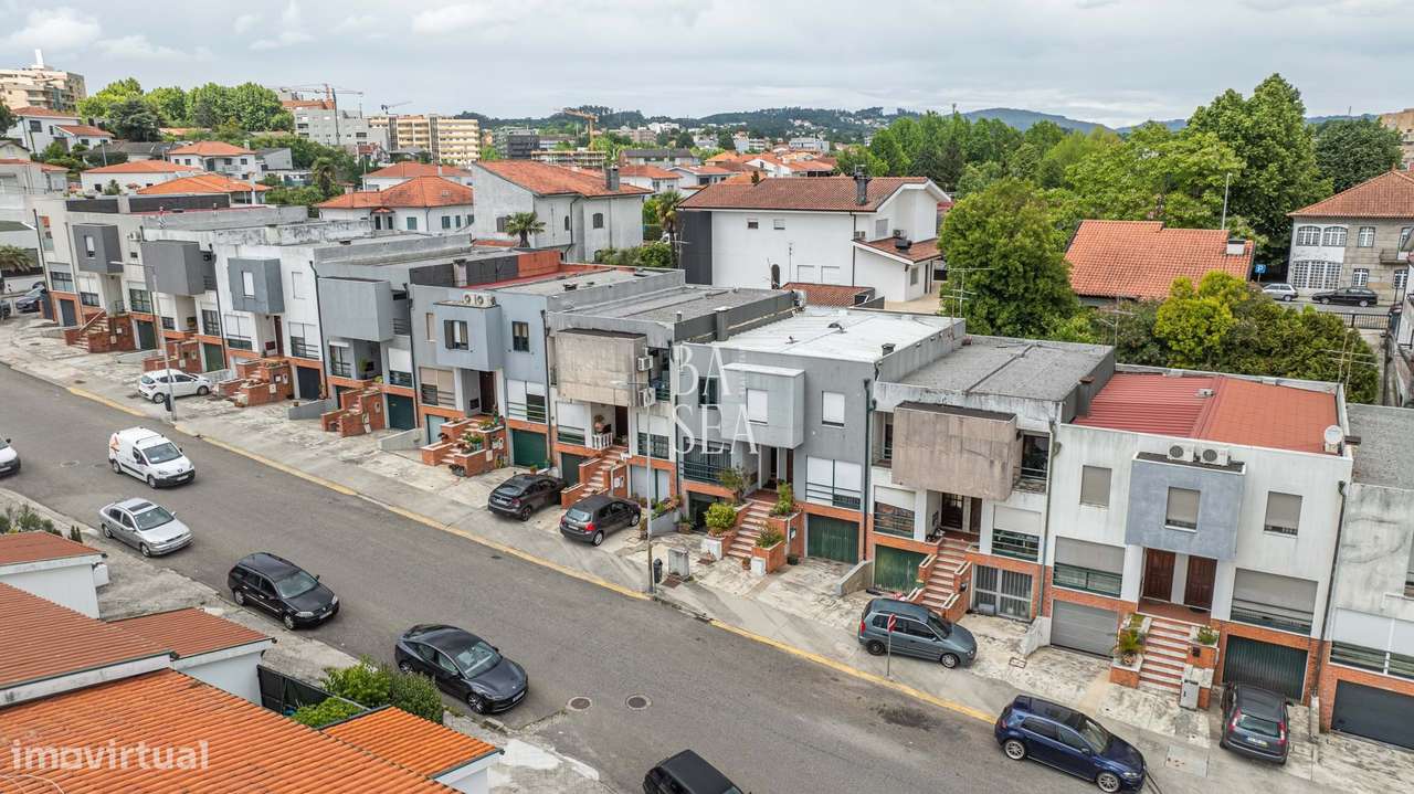 Moradia T3 em banda no centro da cidade de Famalicão-29