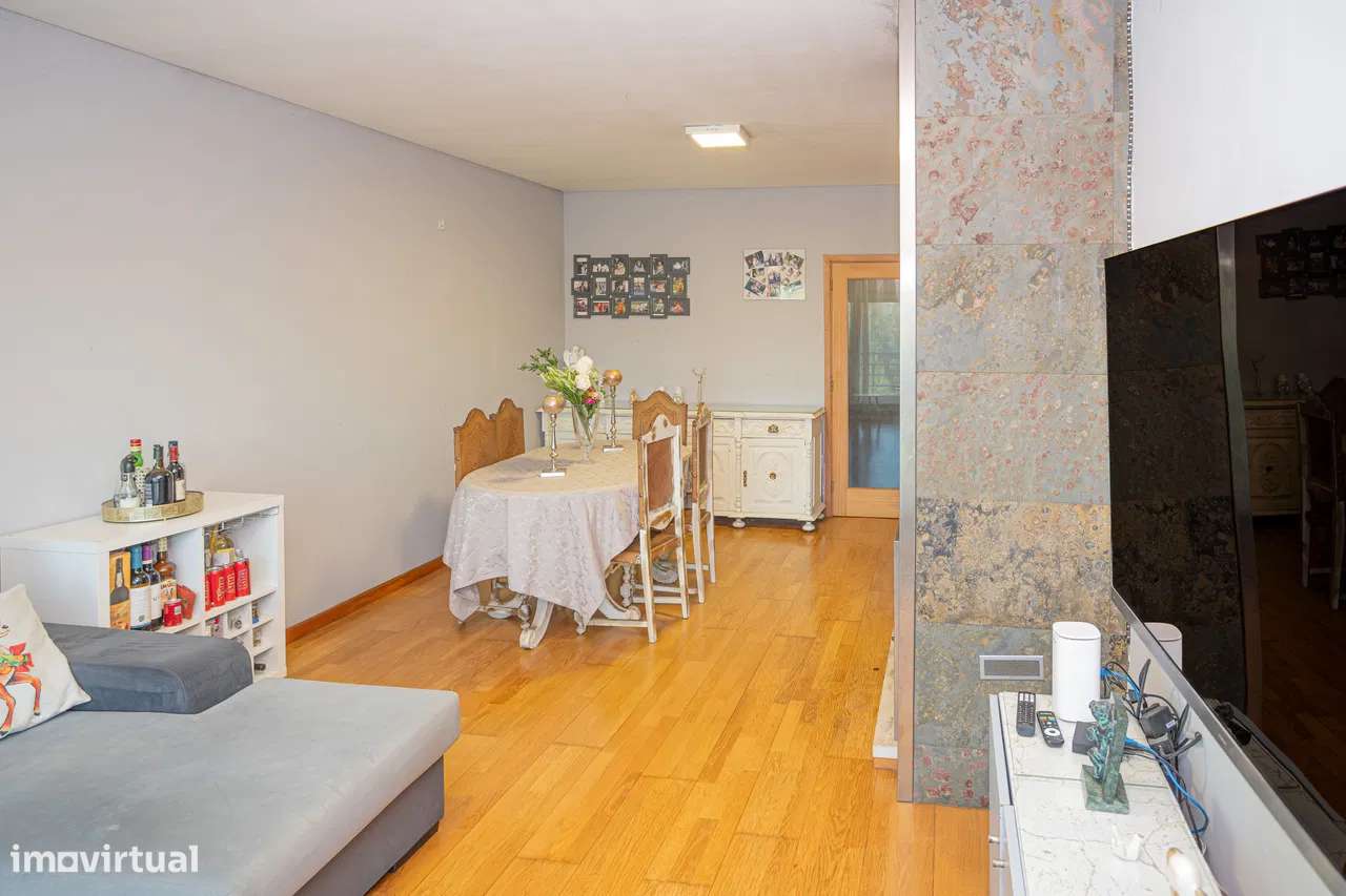 T3 com Suíte | Condomínio Fechado com Piscina | Barcelinhos-8