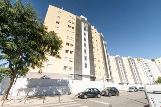 Apartamento T3 | Suite | 2 WC | Garagem | Elevador | Luminoso | Lisboa