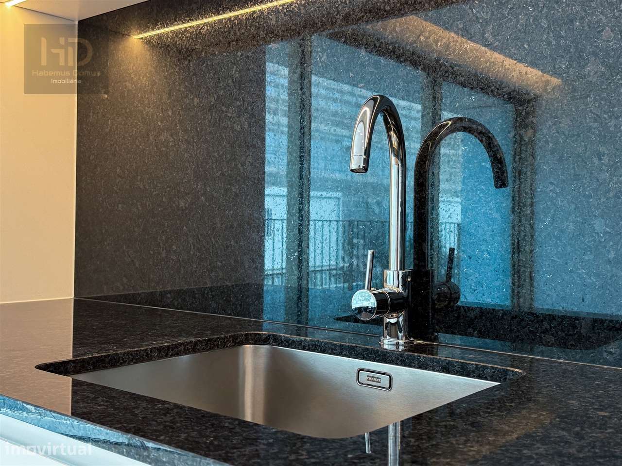 Apartamento T2 de luxo com vista mar e rio em Canidelo-8