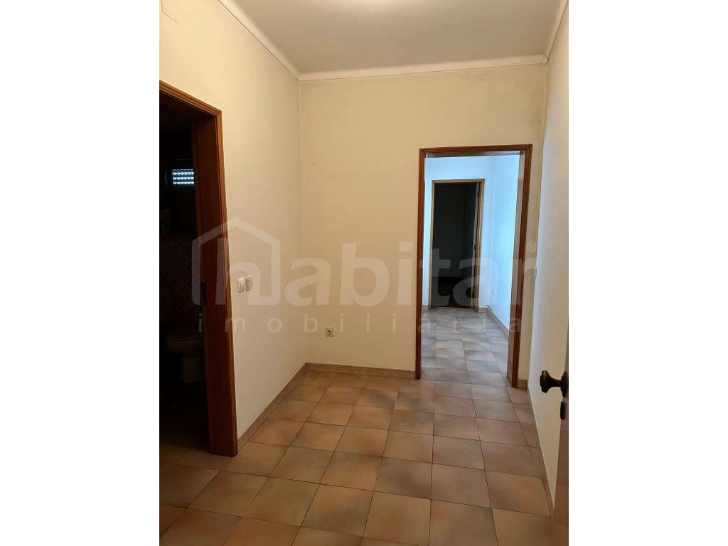 Moradia T3 no Centro Histórico de Benavente-10