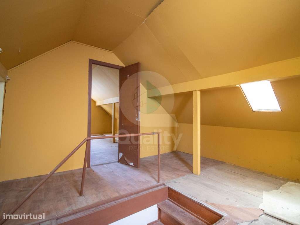 MORADIA T2 DUPLEX COM PROJECTO, NO CENTRO DO BARREIRO-8