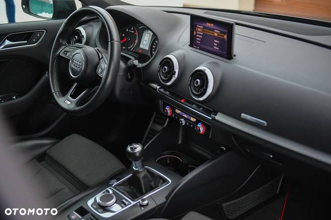 Audi A3 2.0 TDI Ambiente S tronic - 26