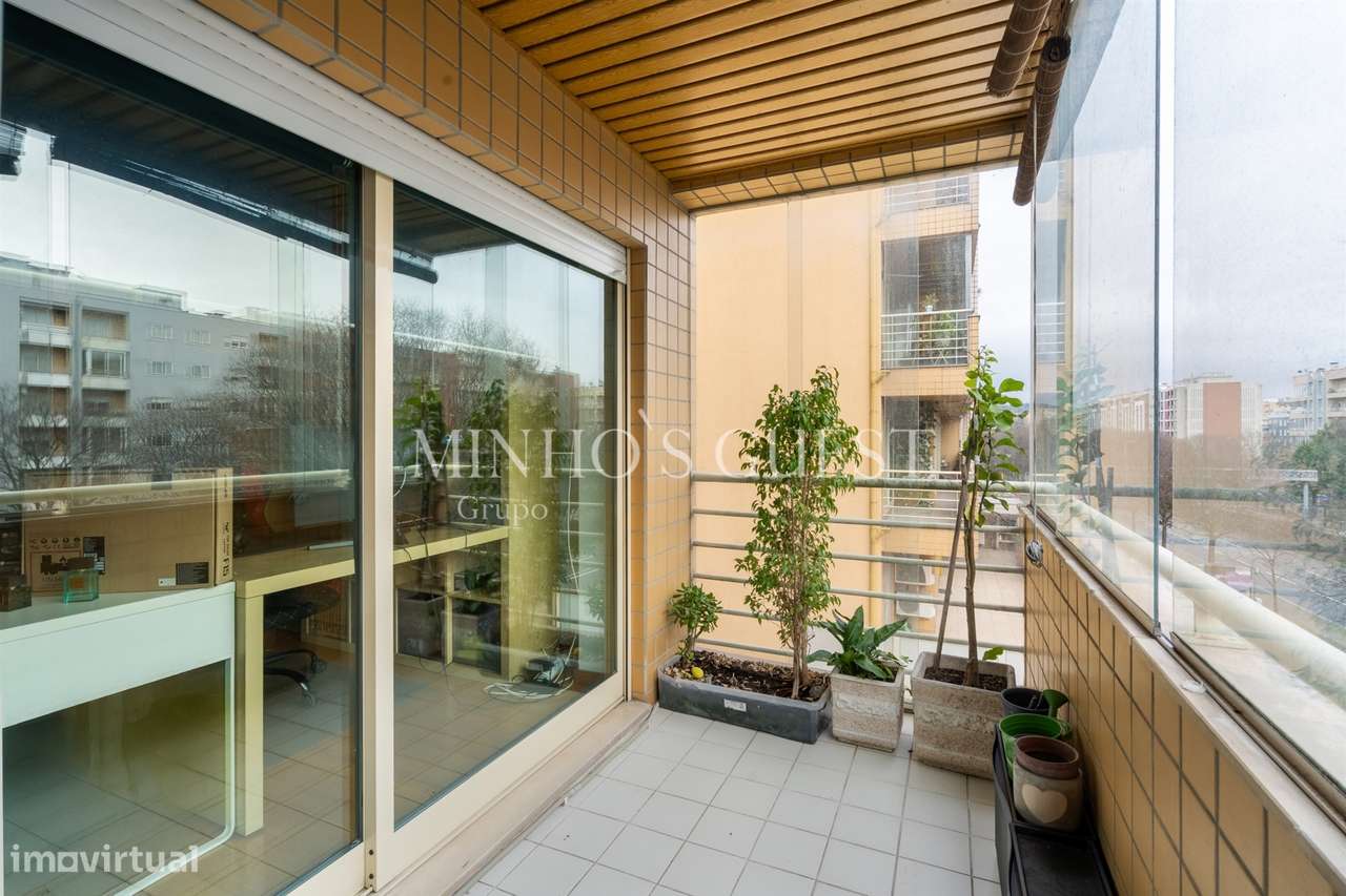 Apartamento T3 c/ varanda, AC e Garagem Fechada - São Vítor, Braga-10