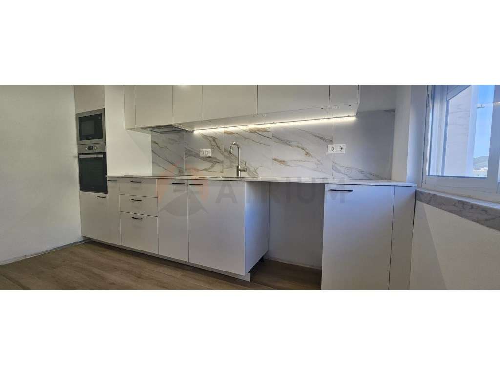 Apartamento T2 renovado, Setúbal-1