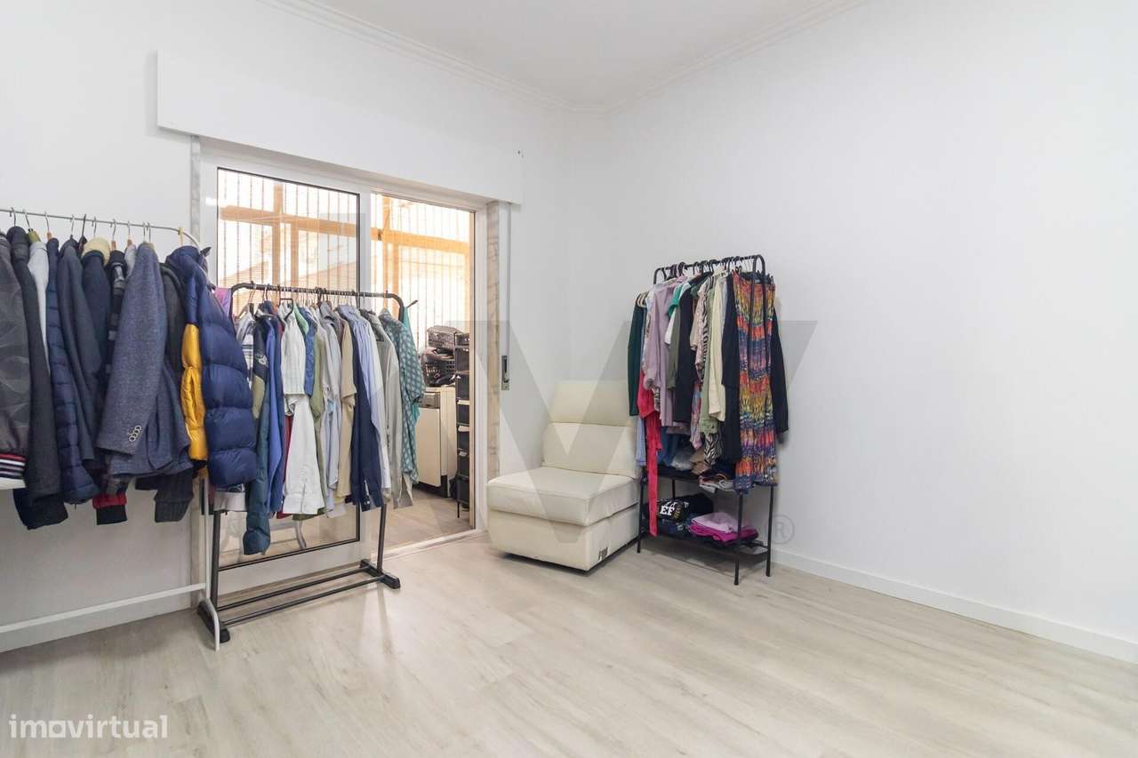 Apartamento T4 Duplex na Amora-19