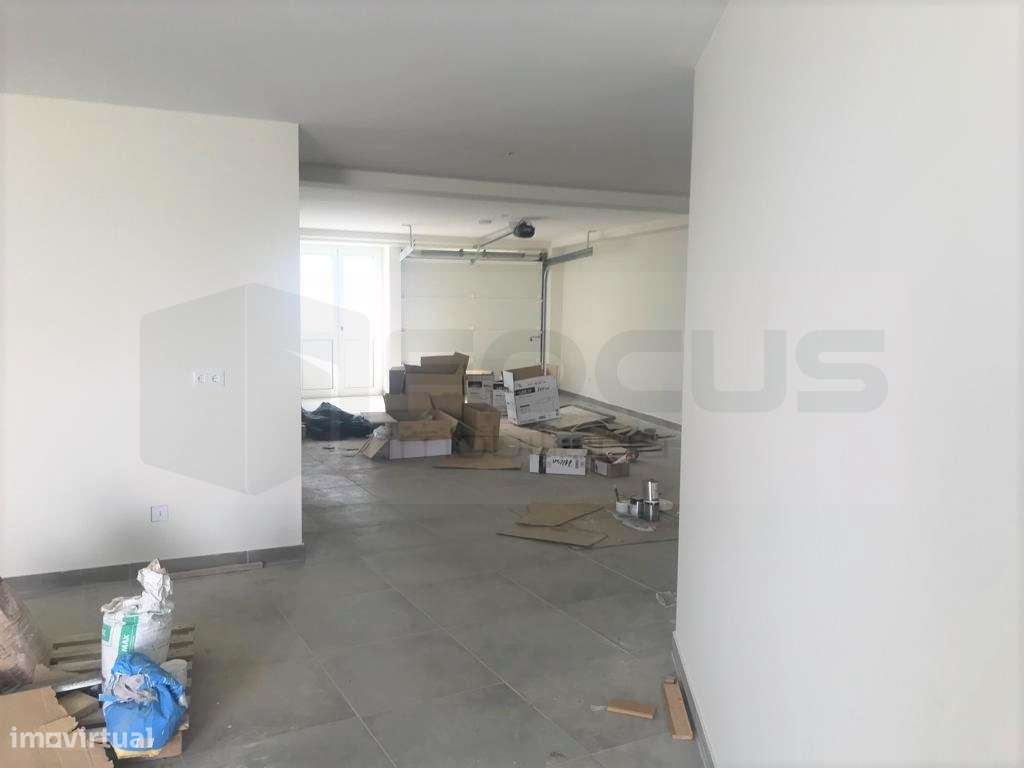 Moradia T3 de traça antiga, renovada, Oliveira de Azeméis - Grande imagem: 5/31