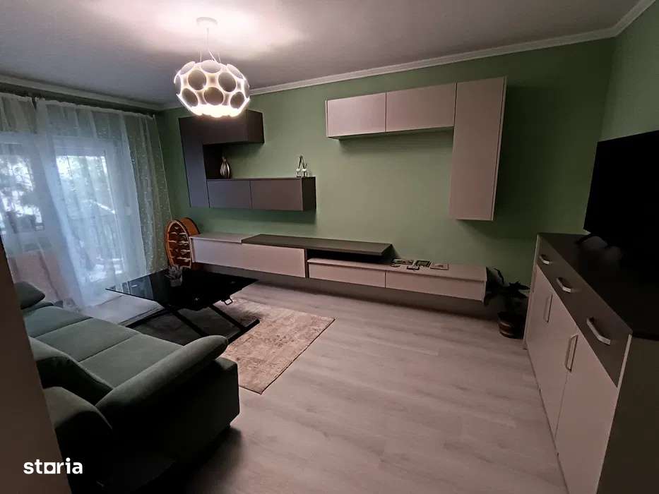 Apartament cu 4 camere, Micro 17, langa piata - Imagine principală: 2/6