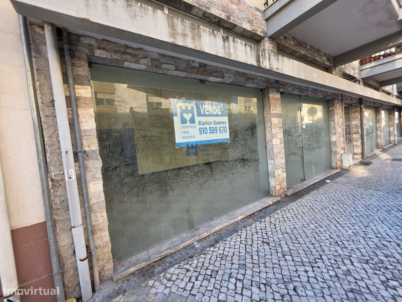 Lojas para comércio/habitação em Ourém-2