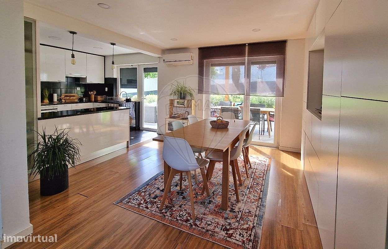 Moradia T4 à venda em Corroios-12