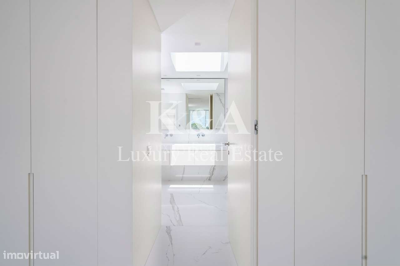 Moradia V6 contemporânea com vistas panorâmicas no Triângulo Dourado,-17