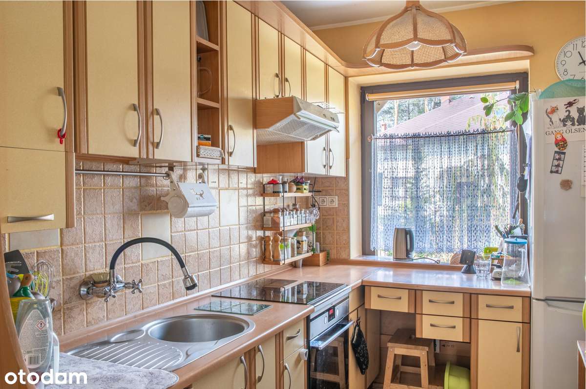 Dom zasilany słońcem fotowoltaika na starych zasadach, panele off grid-16