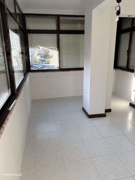 T2 com boas areas e vista desafogada - Grande imagem: 4/8