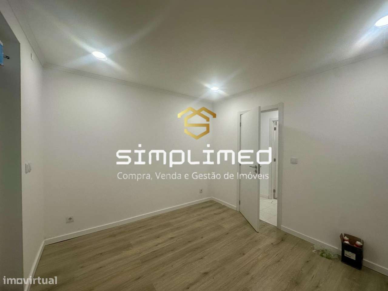 Apartamento T3 com boa varanda. - Grande imagem: 5/17