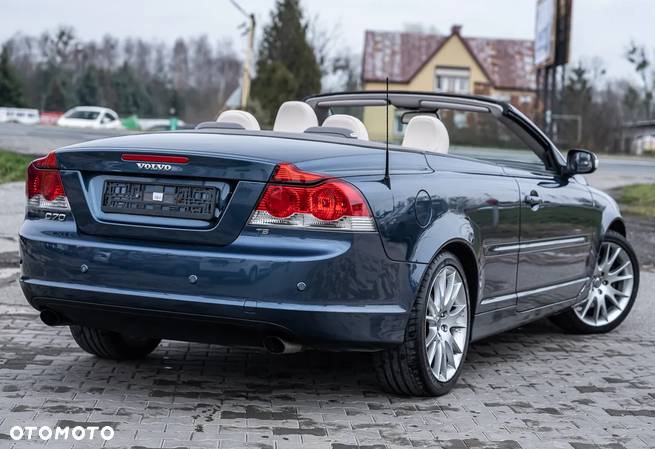 Volvo C70 T5 Momentum - 9