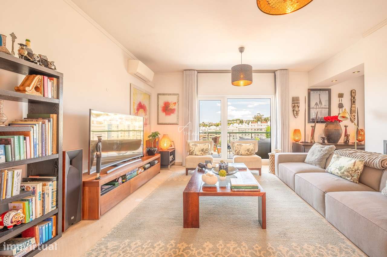 Vistas panorâmicas do rio e vida à beira-mar entre Lisboa e Cascais - Grande imagem: 5/32