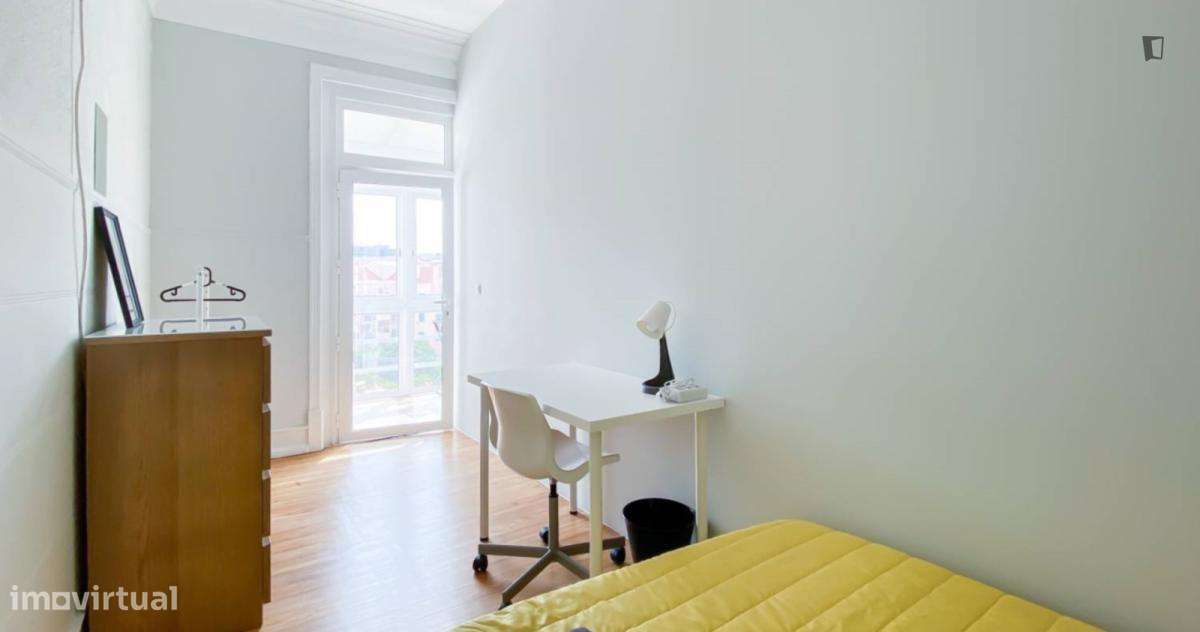 Quarto - localizado em Marquês de Pombal Lisbon - Grande imagem: 4/10