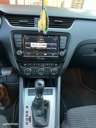 Skoda Octavia Combi 1.6 TDI (Green tec) DSG Style - 6