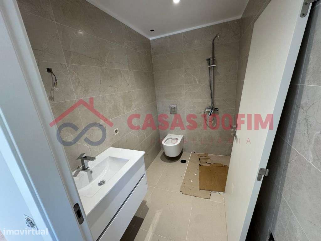 Moradias V3+1 de arquitetura moderna em construção na Jardoeira, Ba...-39