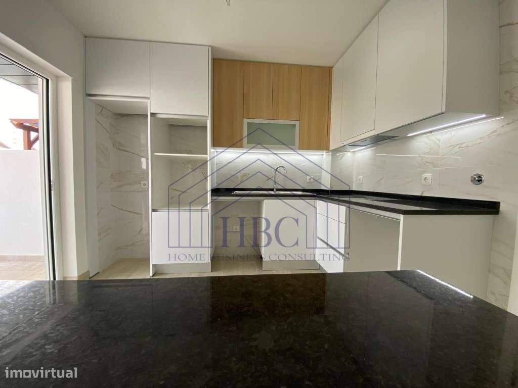 T1 em Condomínio Pés na Água - Exclusividade em Primeira Linha de Mar-8
