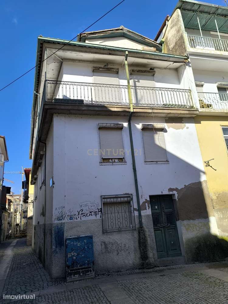 Prédio para reabilitação no centro histórico de Chaves - Grande imagem: 4/43