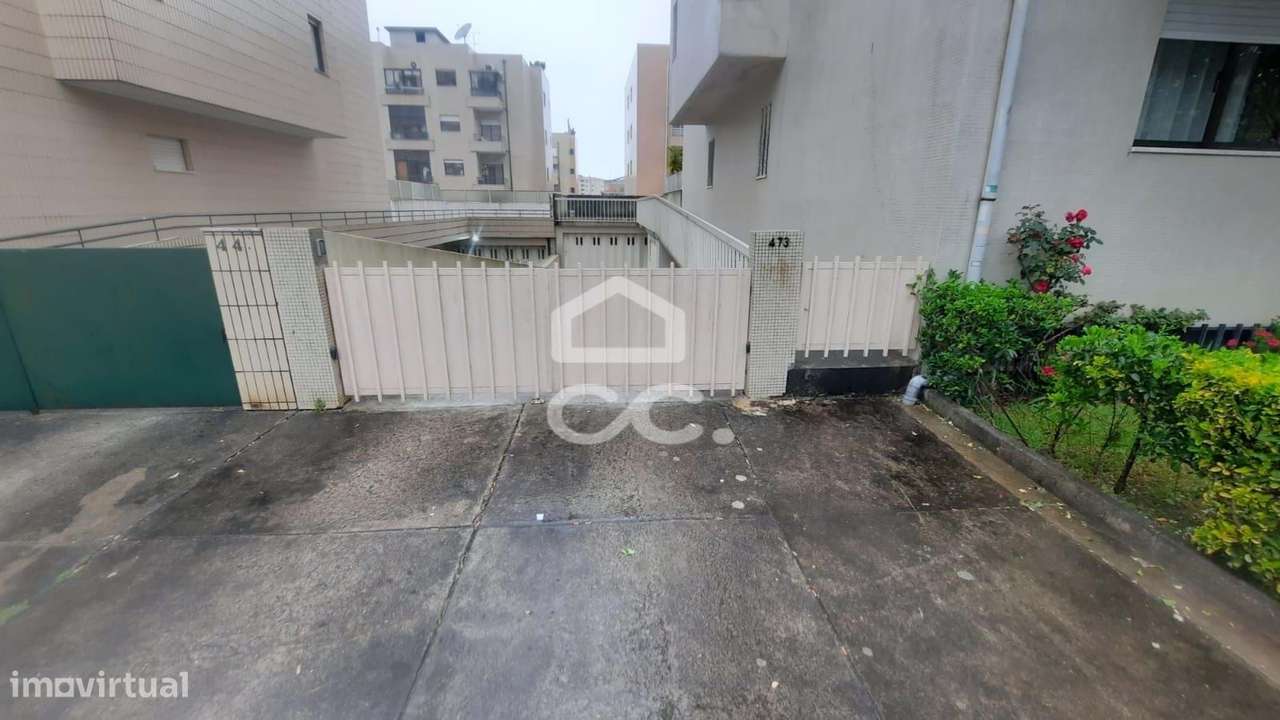 Apartamento T3+1 situado na zona da Levada, em Rio Tinto, Gondomar-21