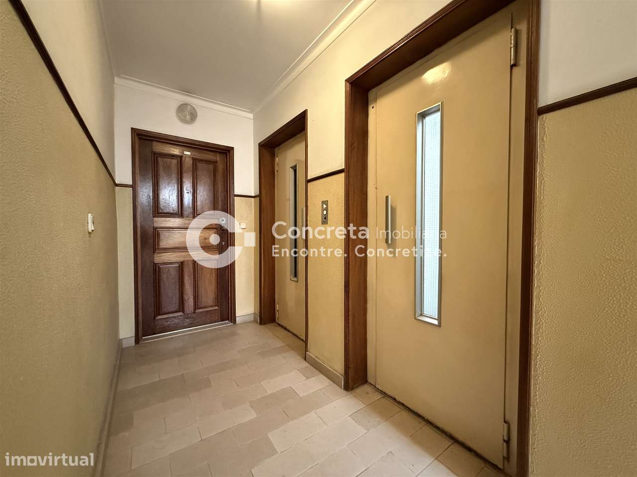 Apartamento T2 remodelado com garagem em Arcozelo, Barcelos-25