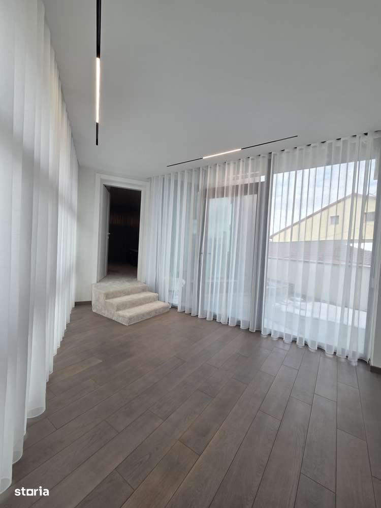 Vilă cu arhitectură futuristă și design avangardist la Cheie-15