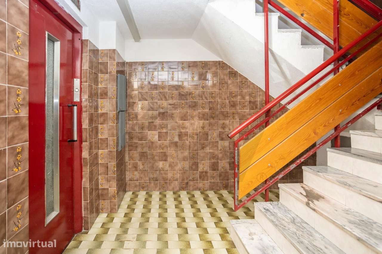 Apartamento T3 Vale da Amoreira, Moita, junto à Pista de Atletismo com-15