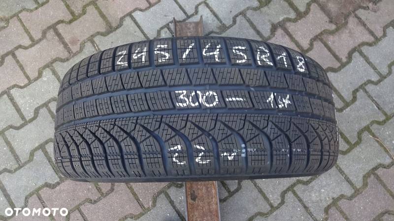 Opona zimowa 245/45R18 Pirelli PZero Winter - 1