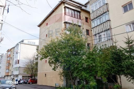 Apartament cu 4 camere de vânzare