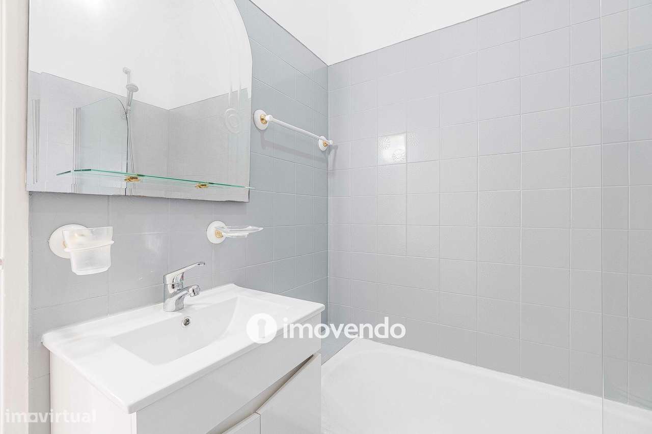 Apartamento T2 com áreas amplas, em Odivelas-15