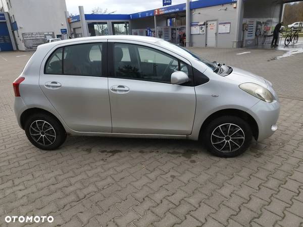 Toyota Yaris 1.0 Luna - 7