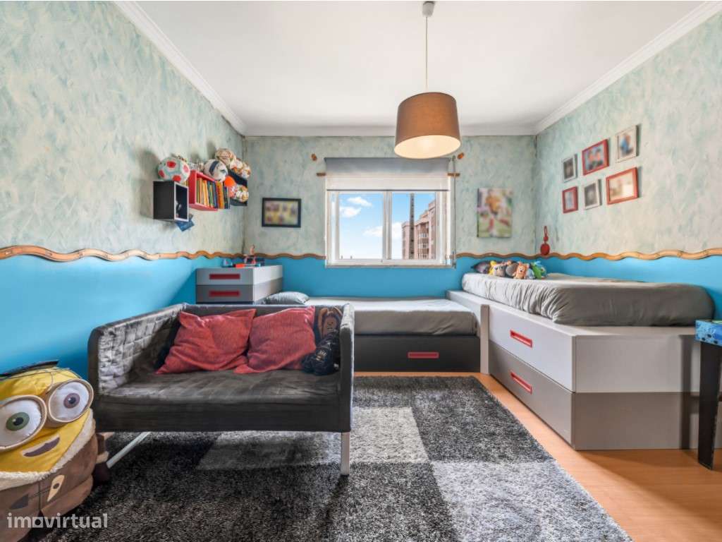 Apartamento T3 com Varanda e Garagem Box, na Quinta da Piedade-17