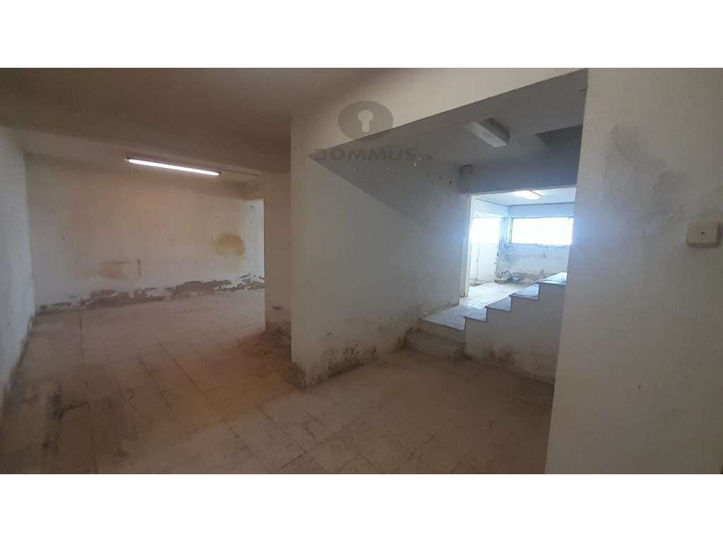 Loja com Rentabilidade - Centro de Rio de Mouro (Rinchoa)-12