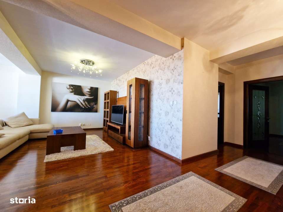 De inchiriat Apartament de 3 Camere, Vedere la Mare, in Centru, 180mp - Imagine principală: 3/14